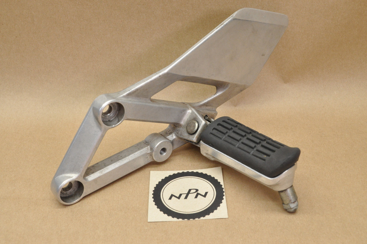 Vtg OEM Honda 1991-94 CBR600 F2 Foot Peg Rest Step & Holder Bracket 50700-MV9-000