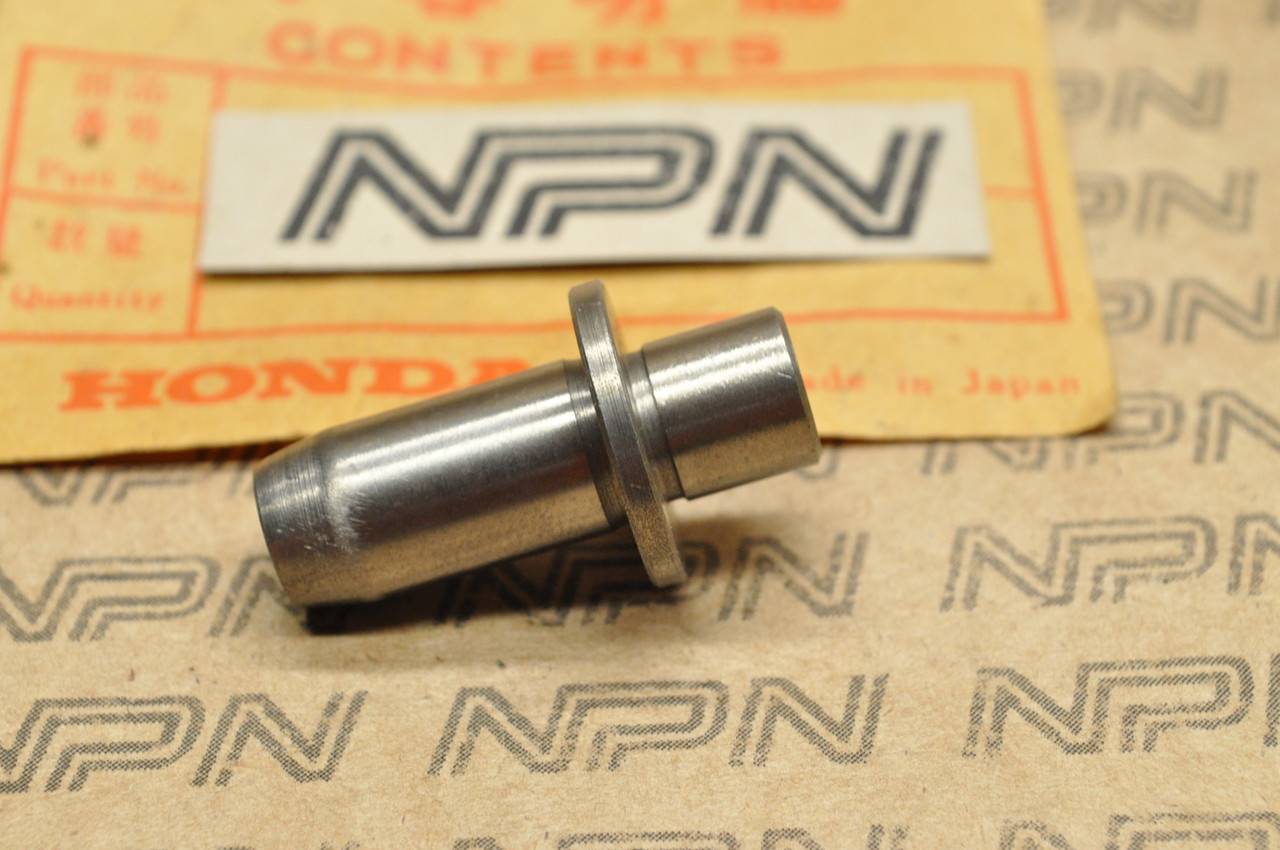 NOS Honda CD125 CL125 A SS125 A Exhaust Valve Guide 12023-230-310