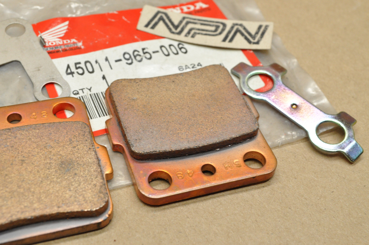 NOS Honda 1983-85 ATC200 X 83-84 ATC250 R Front Brake Caliper Set 45011-965-006