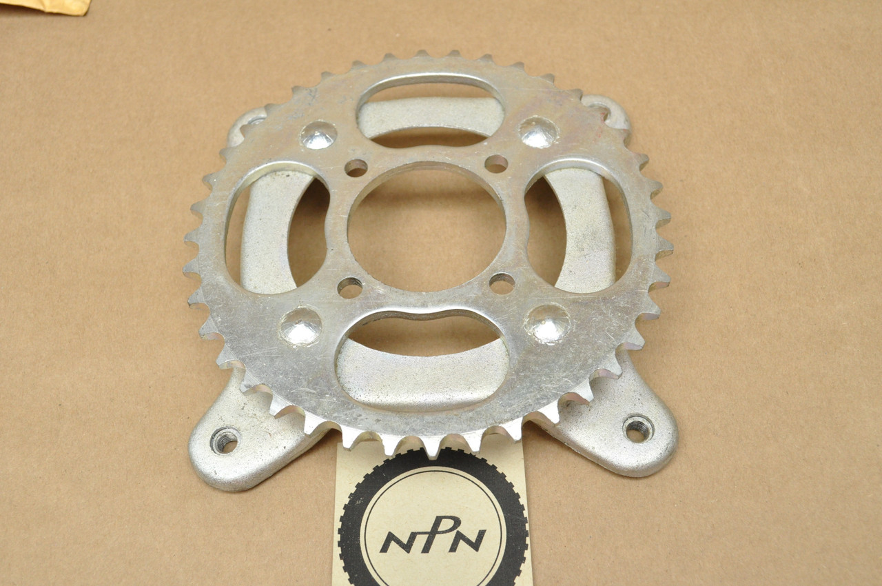 NOS Honda C100 CA100 C102 C105 C110 CA110 Rear Drive Sprocket 40T 41201-001-970
