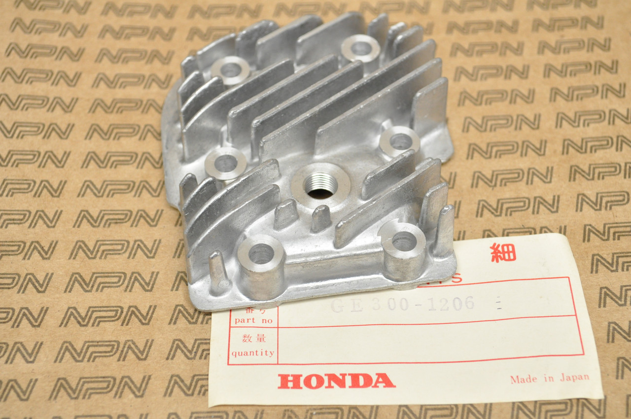 NOS Honda E300 Generator Cylinder Head 12201-812-010