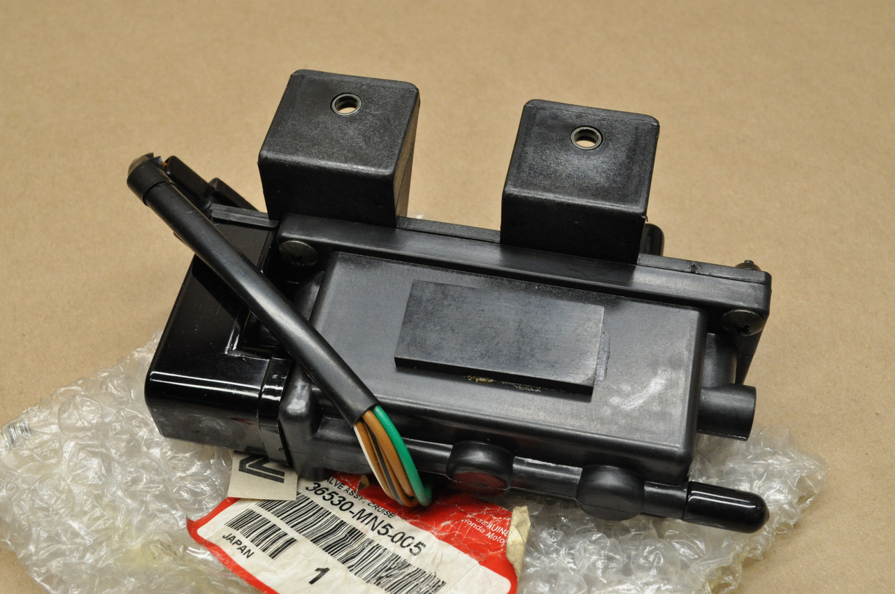 NOS Honda GL1500 A GL1500SE Gold Wing Cruise Control Valve 36530-MN5-005