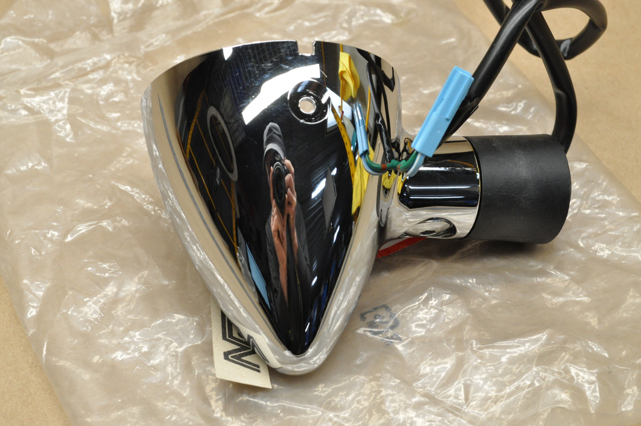 NEW OEM Honda VTX1800 Right Front Turn Signal Blinker Base 33410-MCV-R11