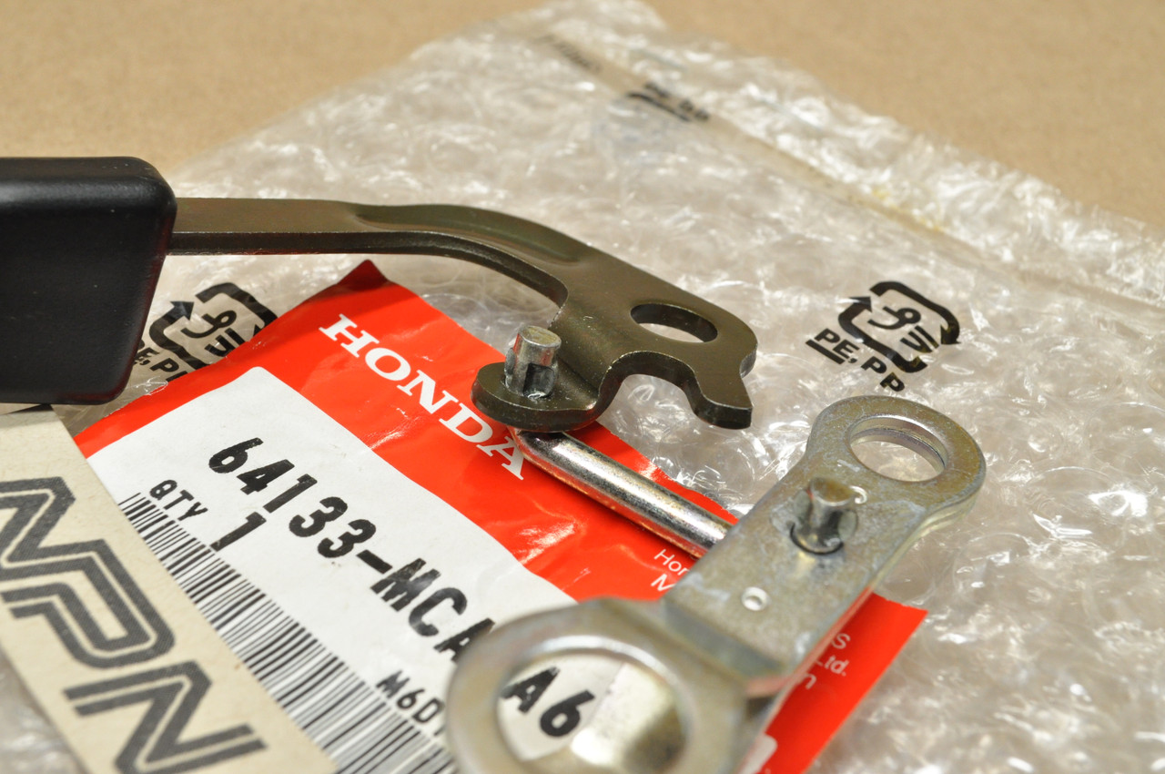 NEW OEM Honda GL1800 Gold Wing Wind Shield Adjusting Link Arm 64133-MCA-A60
