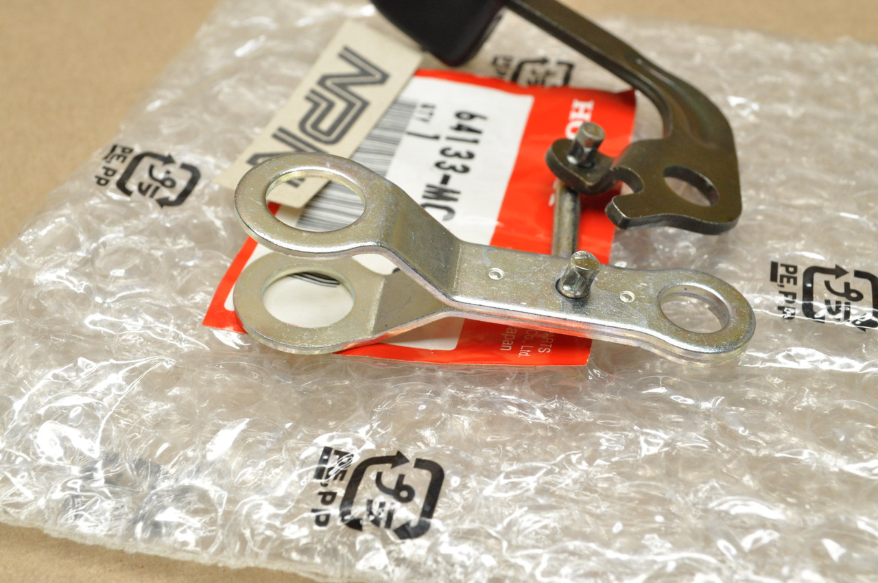 NEW OEM Honda GL1800 Gold Wing Wind Shield Adjusting Link Arm 64133-MCA-A60