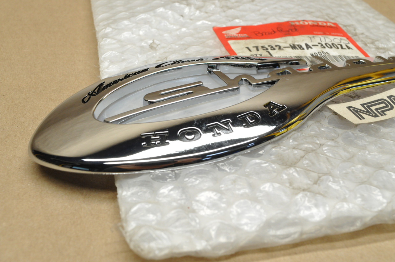 NEW OEM Honda VT750 CD Shadow Gas Tank Left Side Emblem Badge 17532-MBA-300 ZA