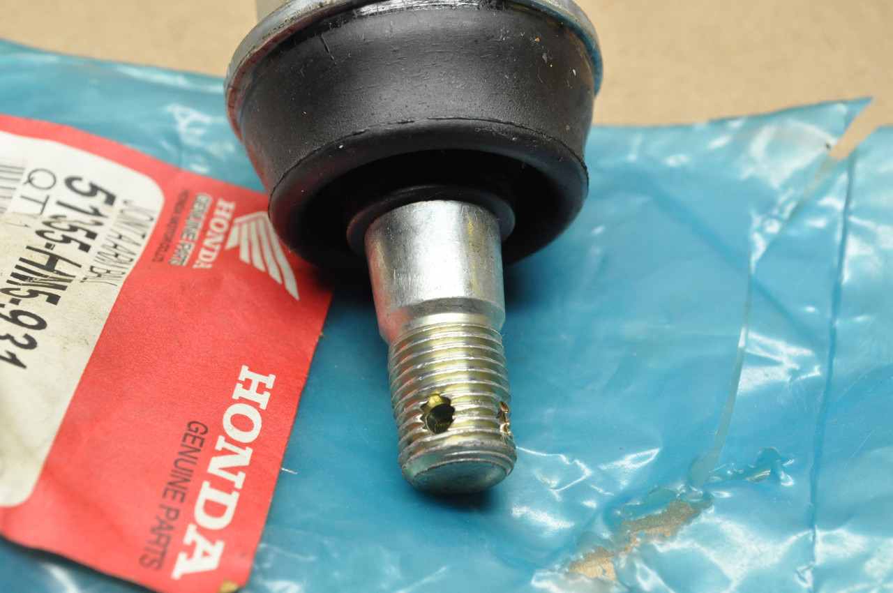 NOS Honda TRX250 TRX300 TRX300FW Fourtrax Front A Arm Ball Joint A 51355-HM5-931