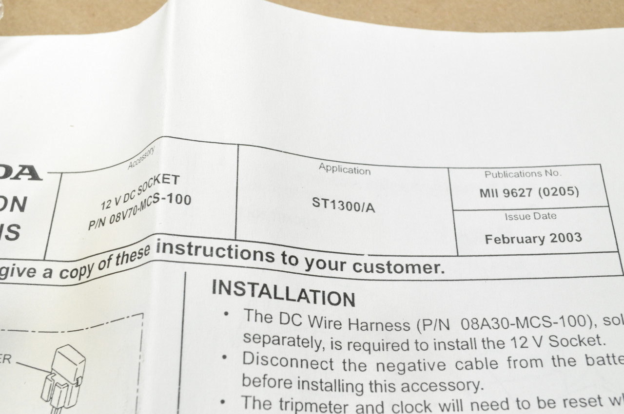 NEW OEM Honda NT700 ST1300 Accessory Socket Plug Outlet 12V 08V70-MCS-100
