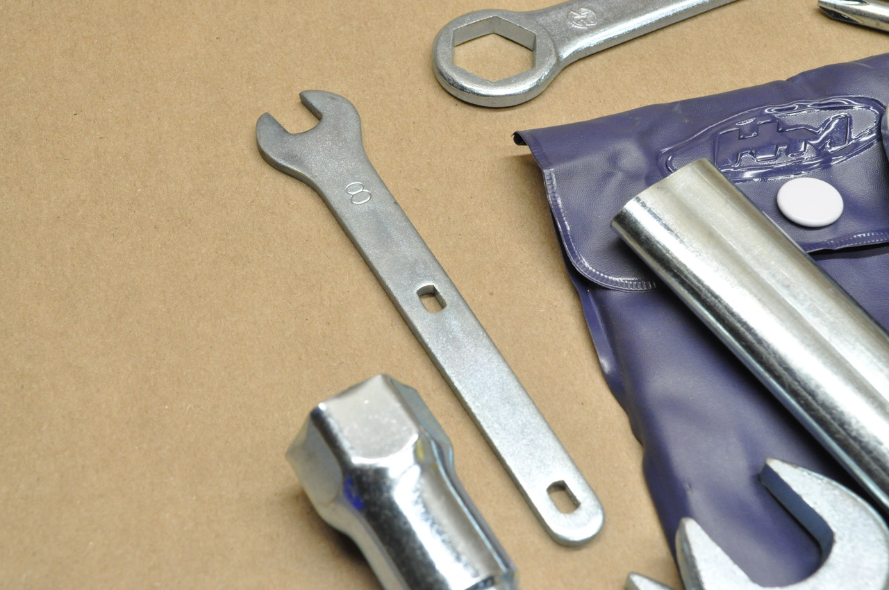 NOS Honda VT600 C VT600CD Shadow Tool Kit Wrench Plier Screwdriver 89010-MZ8-L50