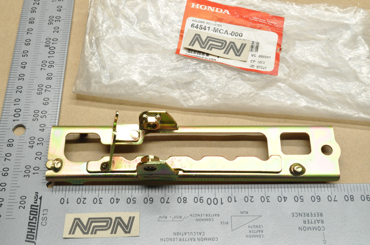 NEW OEM Honda 2001-05 GL1800 Gold Wing Wind Shield Adjuster Holder 64541-MCA-000