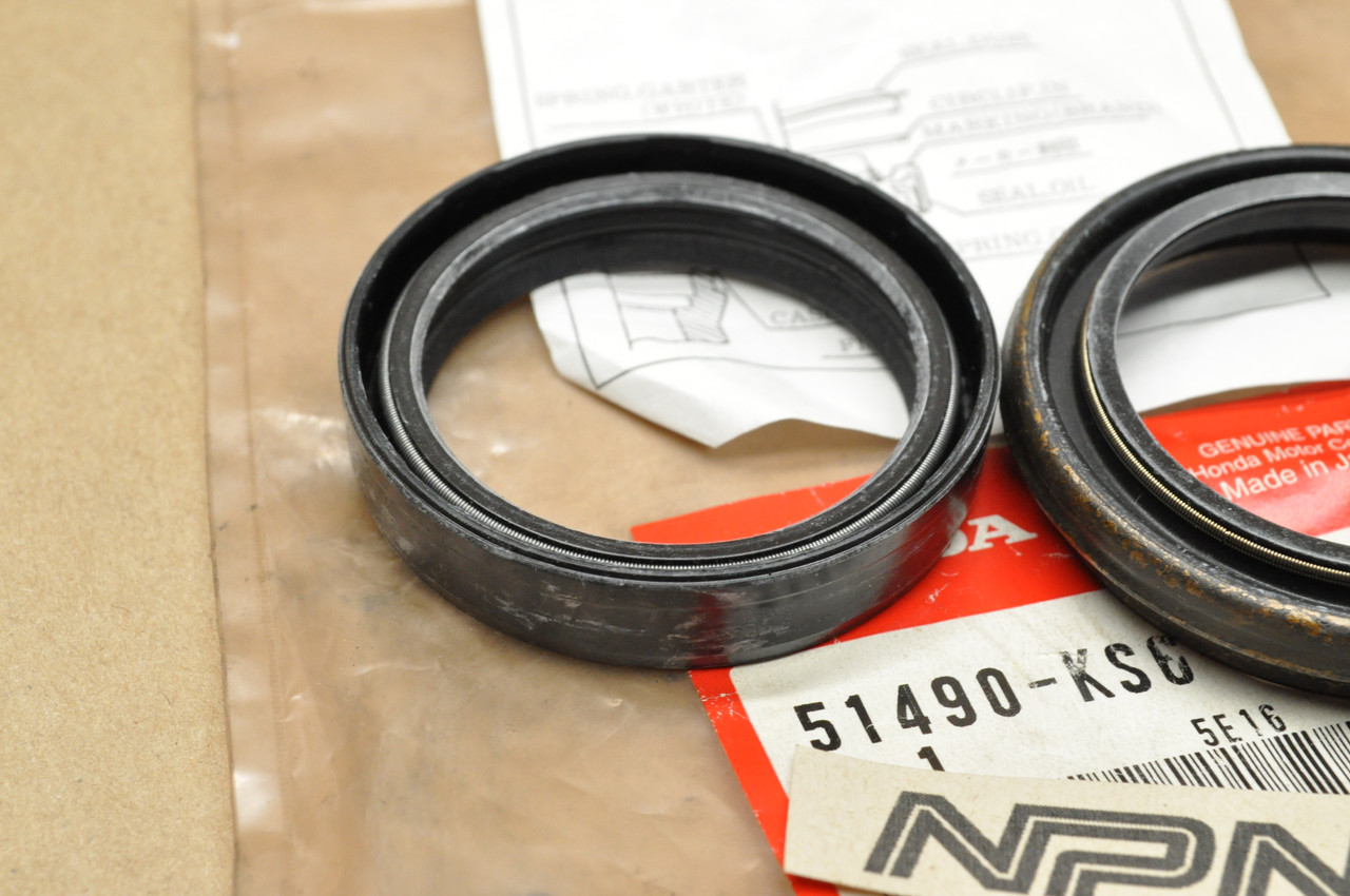 NOS Honda CR125 R CR250 R CR500 R XR400 R Front Fork Seal Set 51490-KS6-305