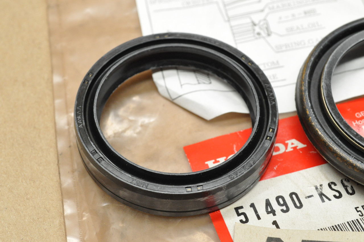 NOS Honda CR125 R CR250 R CR500 R XR400 R Front Fork Seal Set 51490-KS6-305