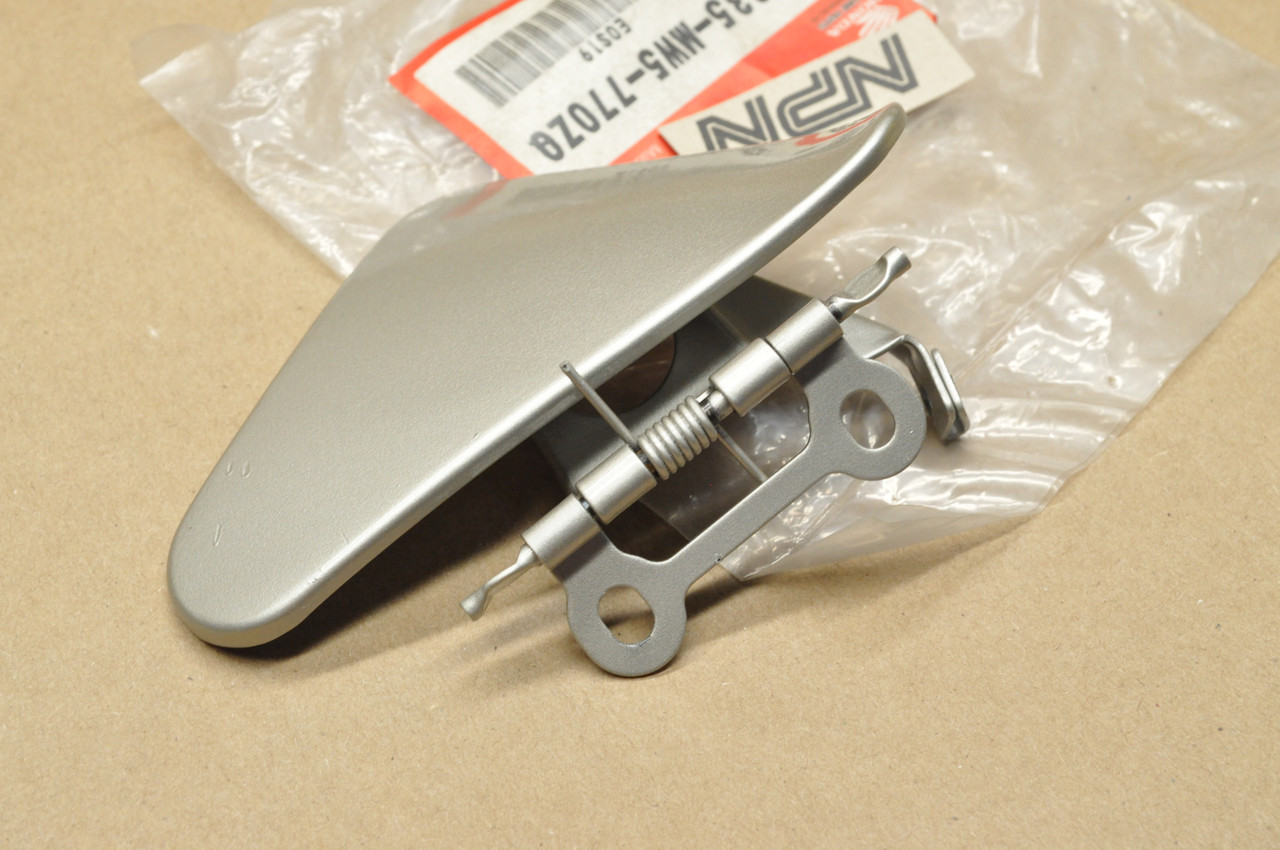 NOS Honda 1994-98 GL1500 Gold Wing Exhaust Pipe Protector Lid 18335-MW5-770 ZQ