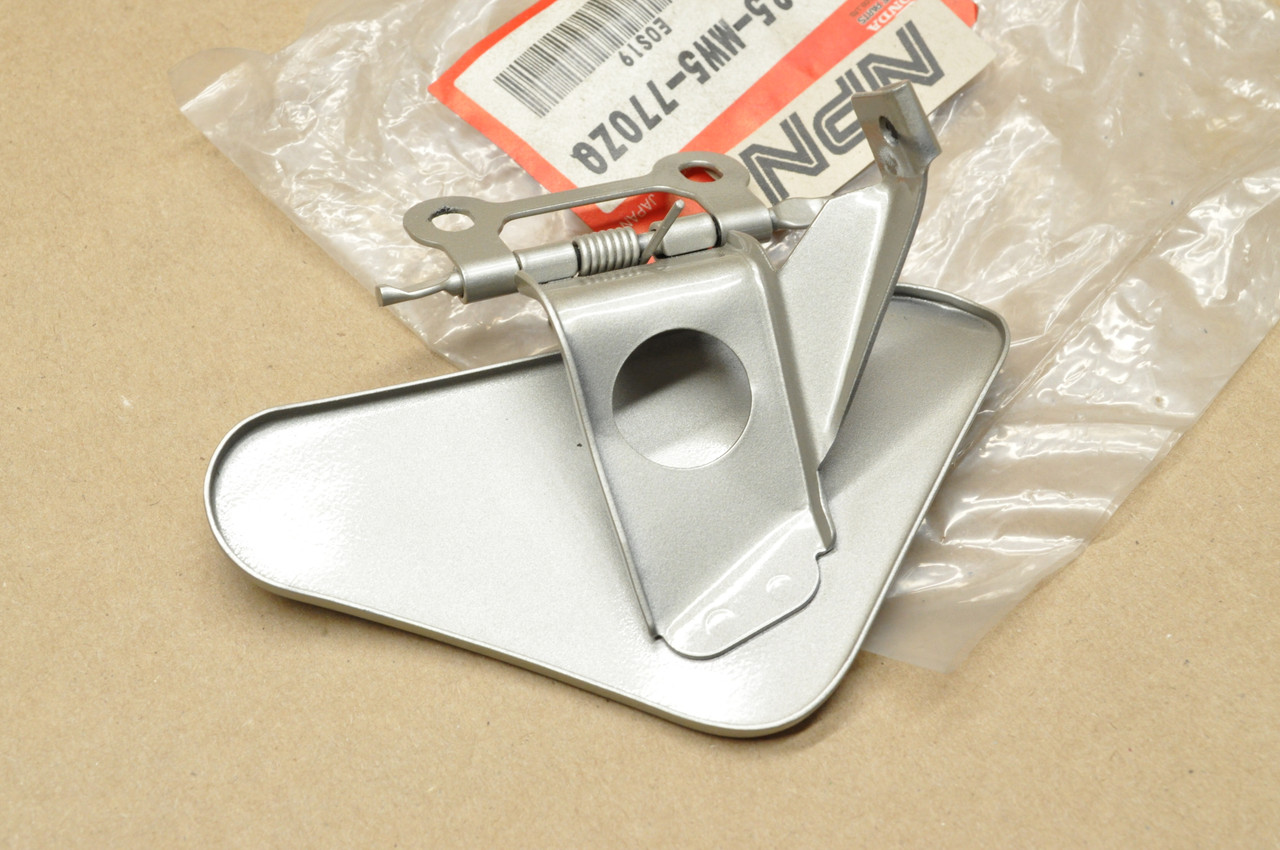 NOS Honda 1994-98 GL1500 Gold Wing Exhaust Pipe Protector Lid 18335-MW5-770 ZQ