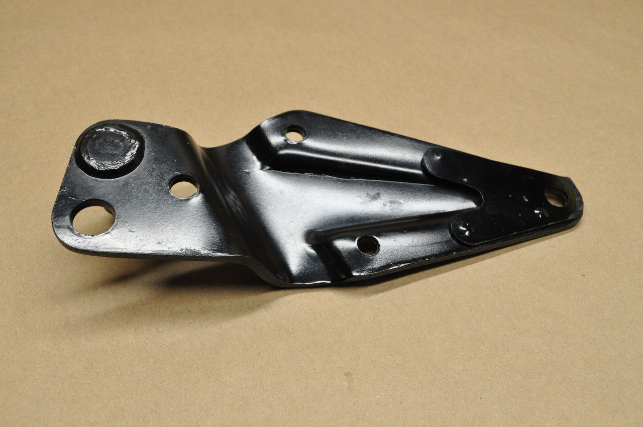NOS Honda CB350 CL350 K0-K4 Left Foot Peg Step Pillion Bracket 50721-286-020 B