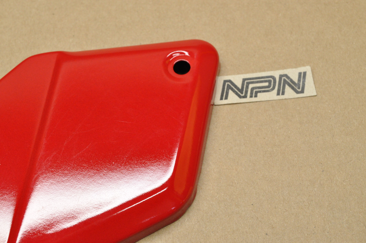 NOS Honda 1985-88 CH80 Elite Red Right Foot Step Pillion Cover 50619-GE1-000 ZJ