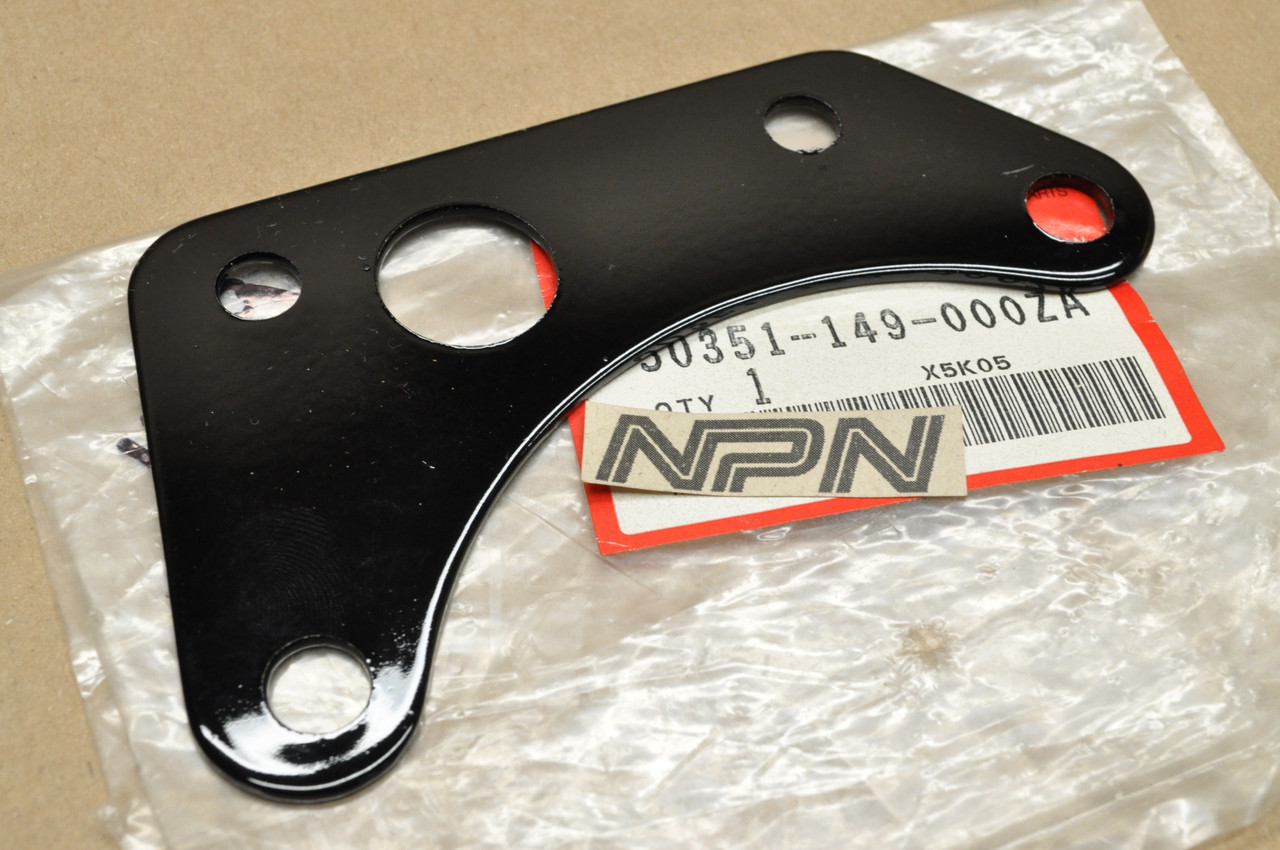 NOS Honda XL75 XL80 S XR75 Engine Motor Mount Hanger Bracket 50351-149-000 ZA