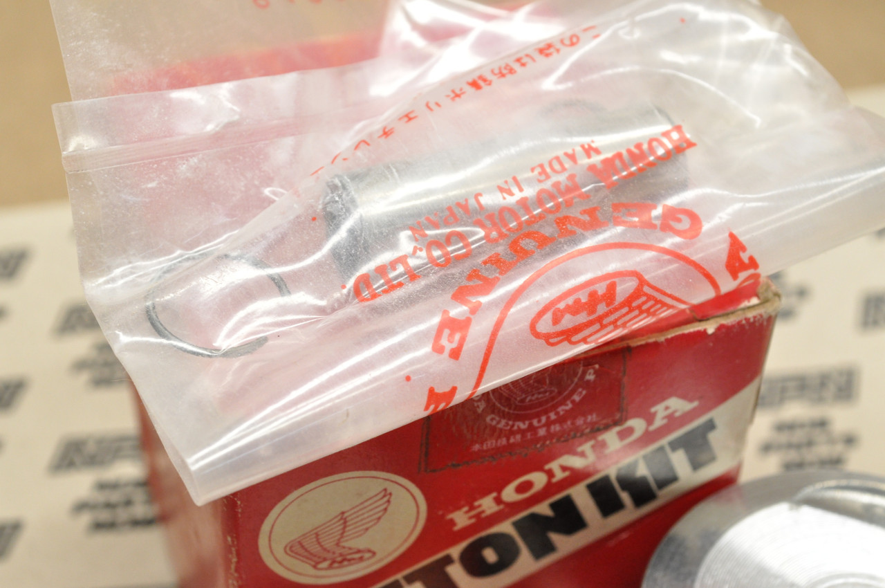 NOS Honda XR75 .75 Oversize Piston & Rings Kit 06134-153-000