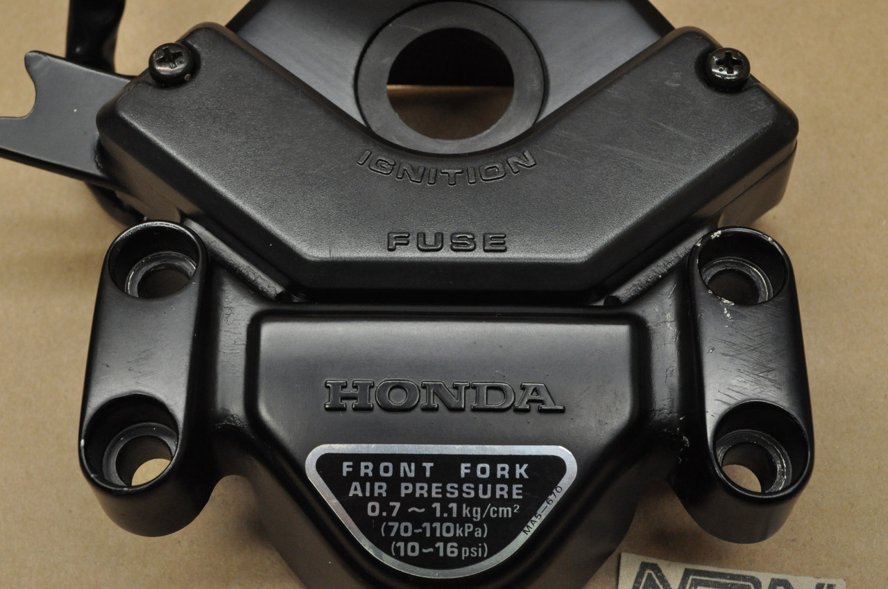 NOS Honda CB750 C CB900 C Handle Bar Top Clamp Holder & Fuse Box 53131-461-000