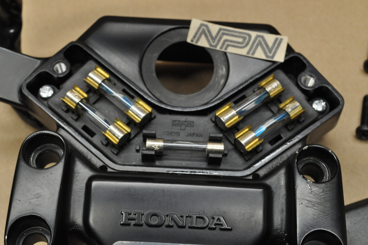 NOS Honda CB750 C CB900 C Handle Bar Top Clamp Holder & Fuse Box 53131-461-000