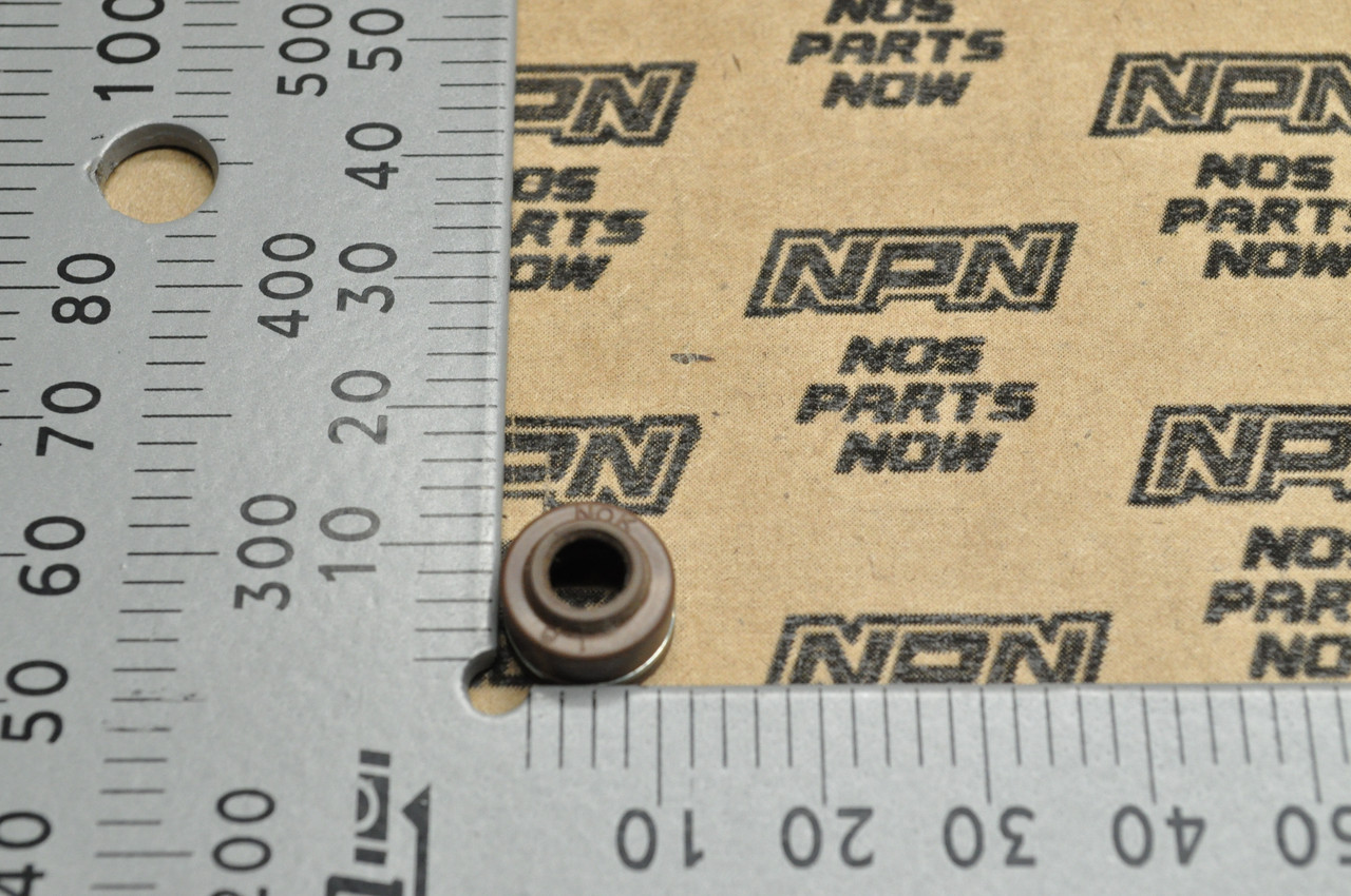 NOS Honda CB1100 CB750 CBX GL1500 VF1100 VF750 Valve Stem Seal 12209-422-005