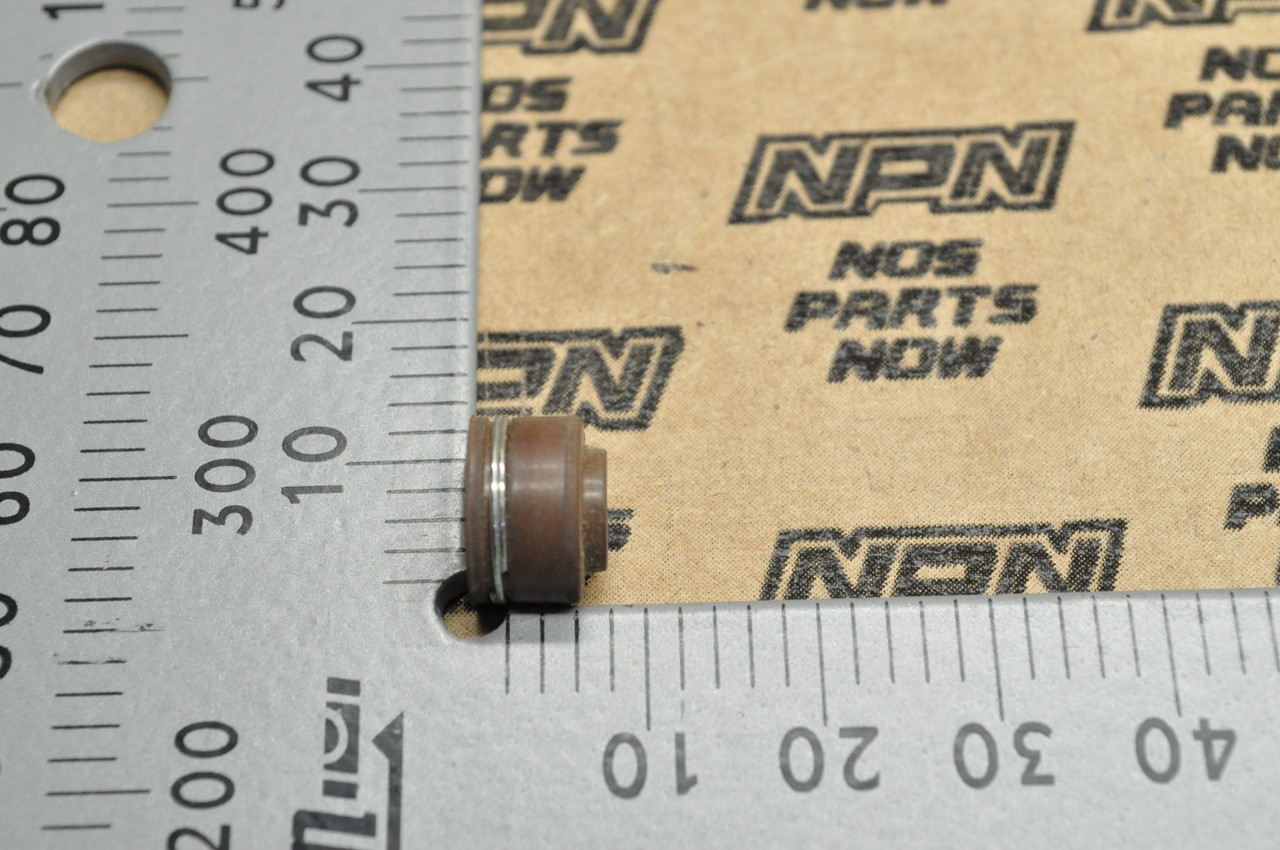NOS Honda CB1100 CB750 CBX GL1500 VF1100 VF750 Valve Stem Seal 12209-422-005