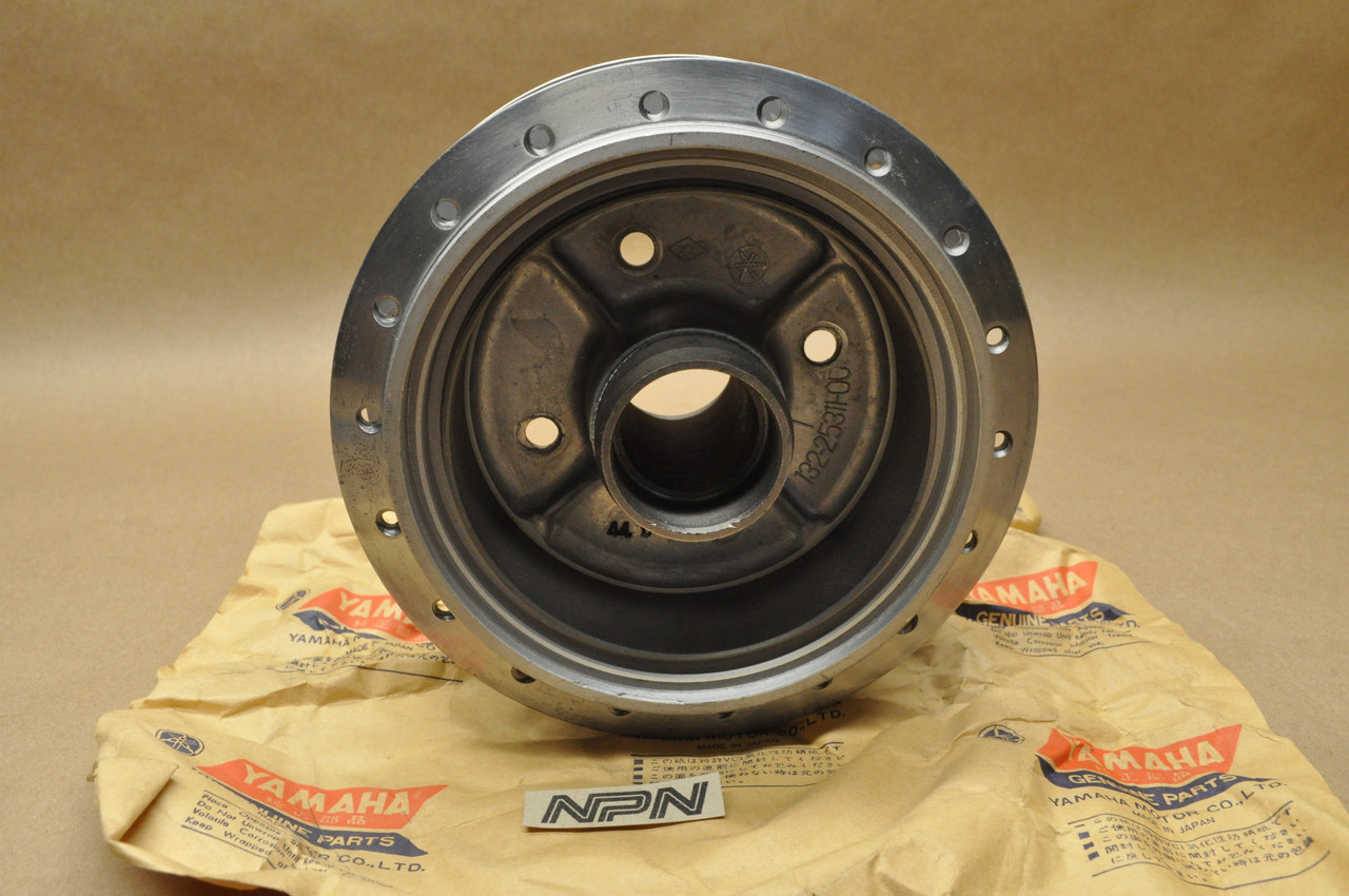 NOS Yamaha G6 G7 HS1 L5T LS2 RS100 YG5 YL2 YLCM Rear Wheel Hub 132-25311-00-38