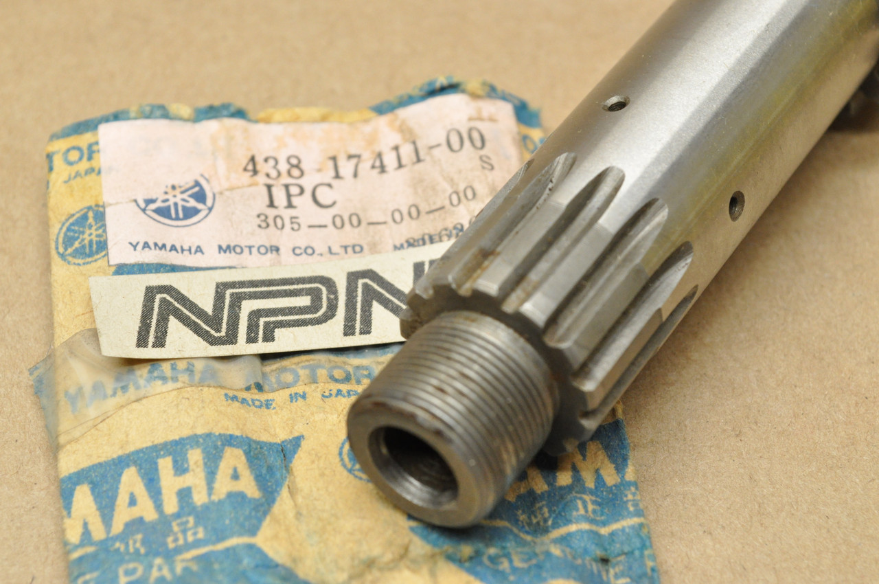 NOS Yamaha 1974 DT250 Transmission Main Axle Shaft 15T 438-17411-00