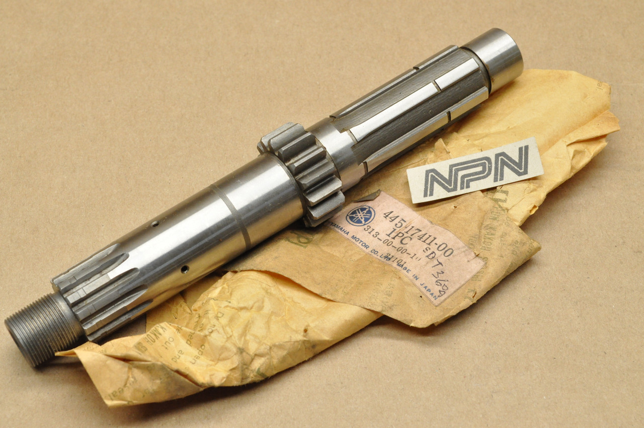 NOS Yamaha 1974 DT360 Transmission Main Axle Shaft 15T 445-17411-00