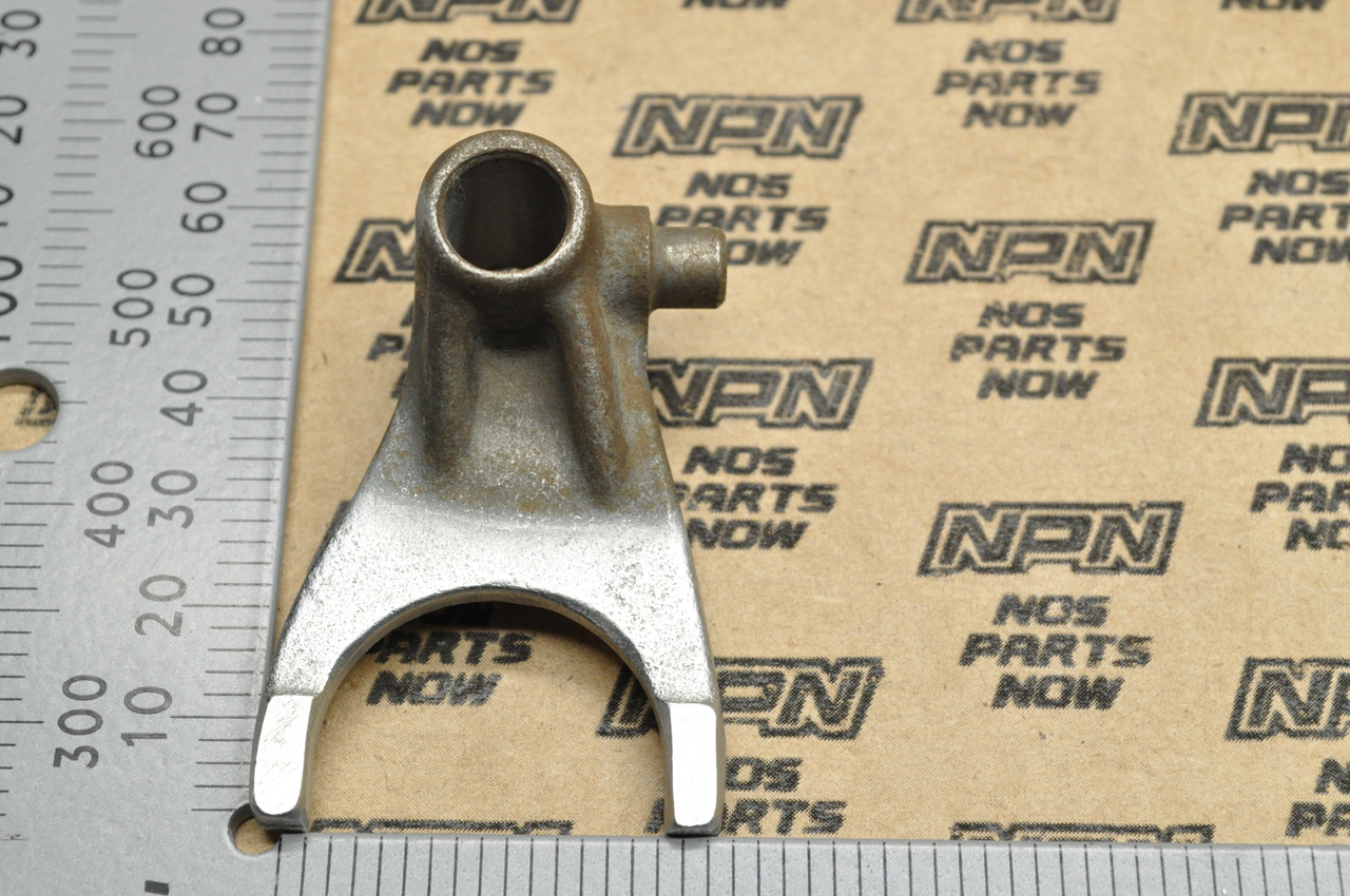 NOS Honda MR175 K0-1977 MT125 K0-1976 Center Gear Shift Fork 24221-361-000