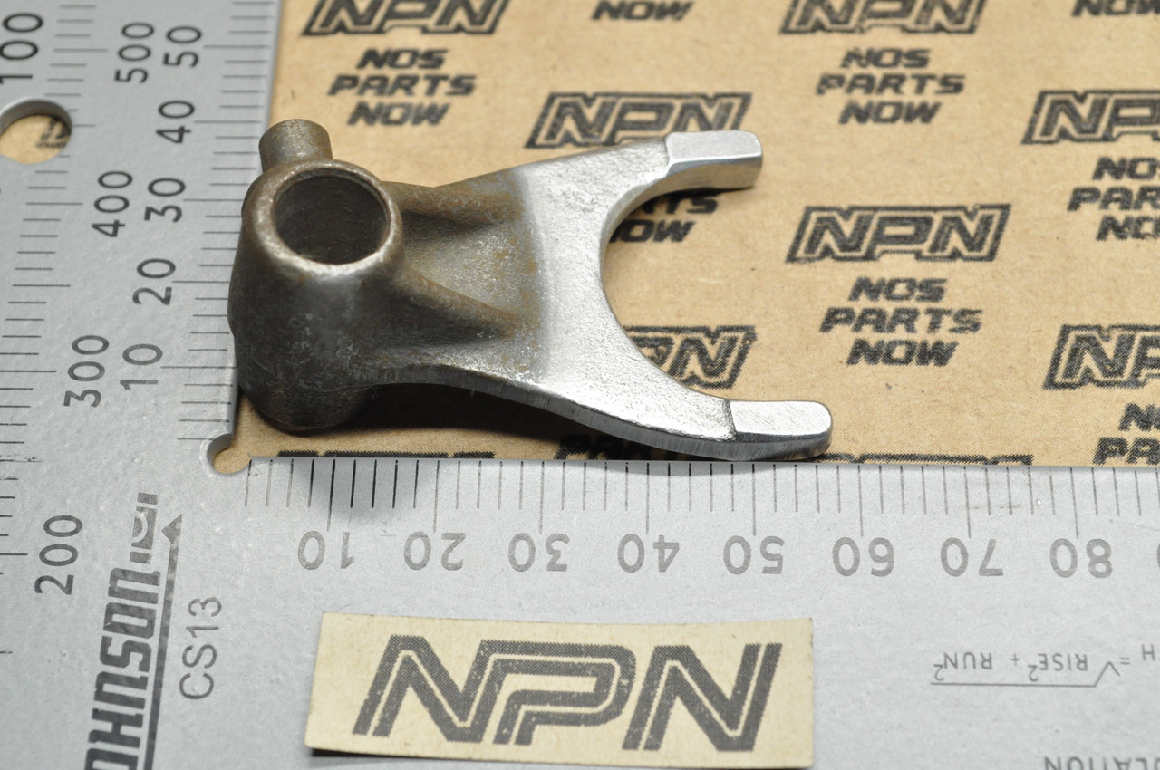 NOS Honda MR175 K0-1977 MT125 K0-1976 Center Gear Shift Fork 24221-361-000