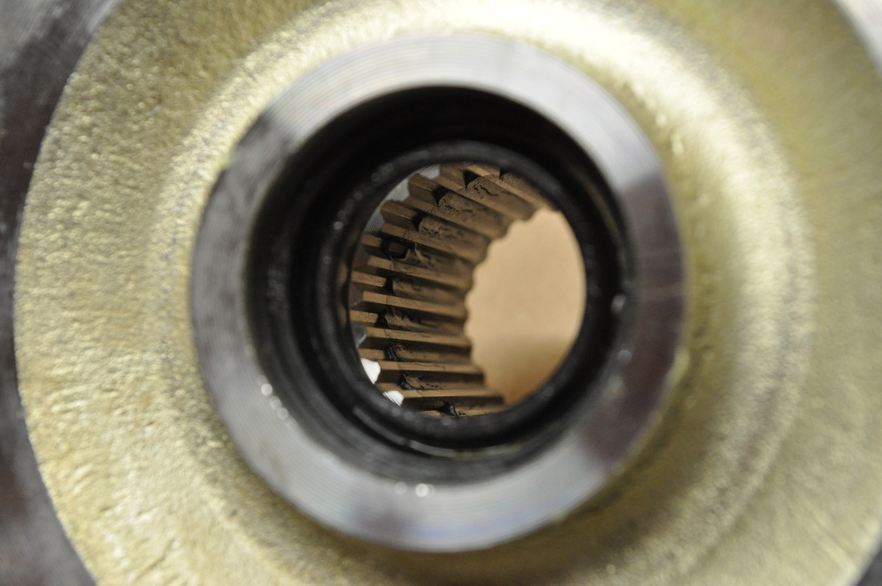 NOS Honda 1987-89 TRX350D 1987 TRX350 Right Rear Wheel Hub 42610-HA7-770