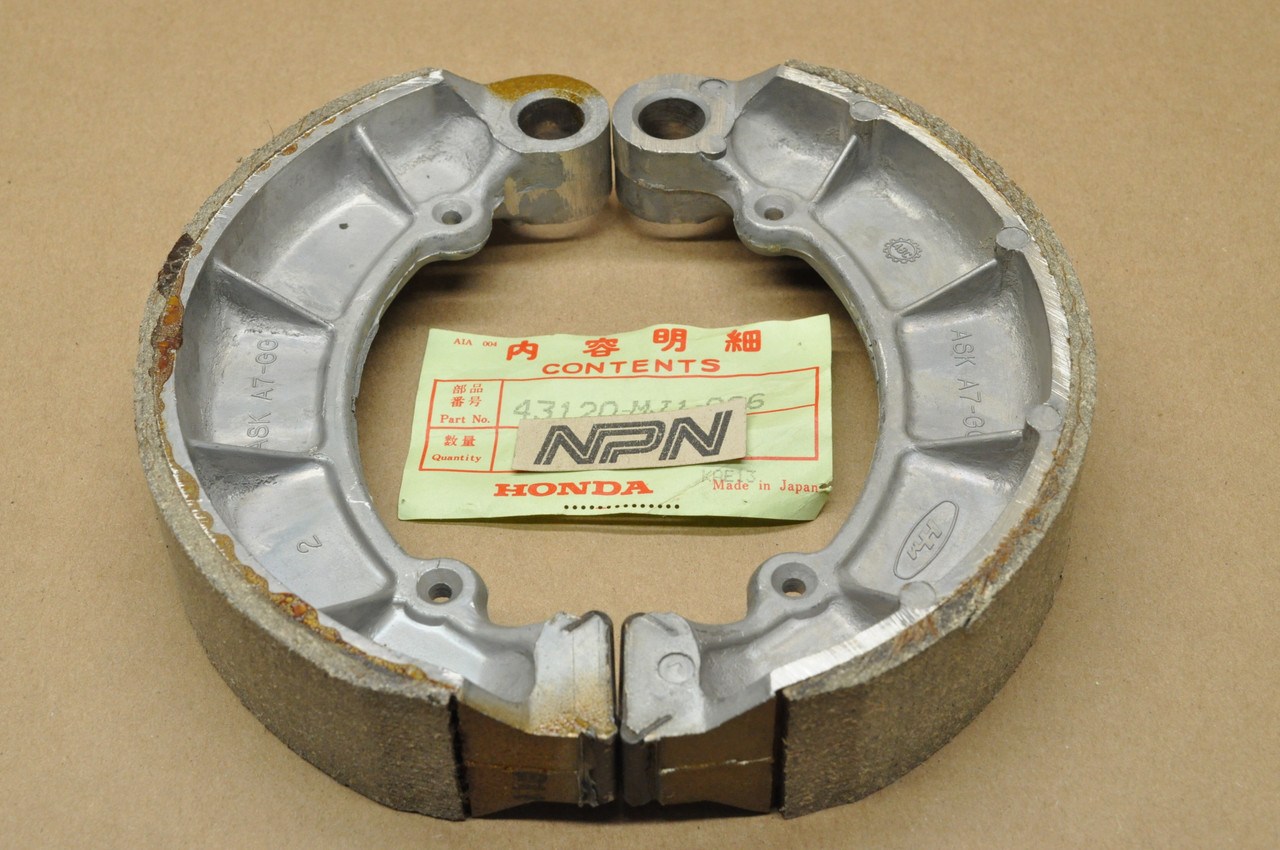 NOS Honda CB700 SC TRX350  VF700 VF750 VT1100 VT700 Brake Shoe Set 43120-MJ1-006