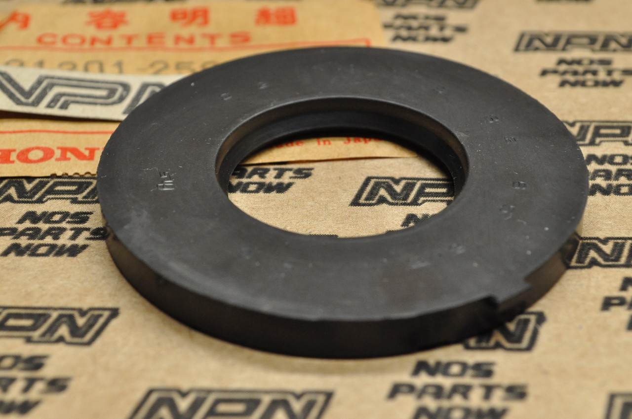 NOS Honda CA72 CA77 CB77 CB72 Crank Shaft Oil Seal 32x65x6.5 91201-259-000