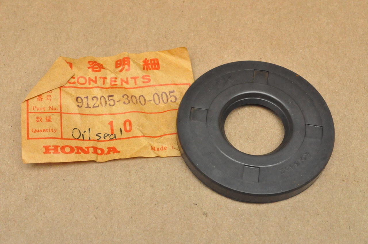 NOS Honda CB750F CB750 K0-K5 Oil Seal 25x62x7 91205-300-005