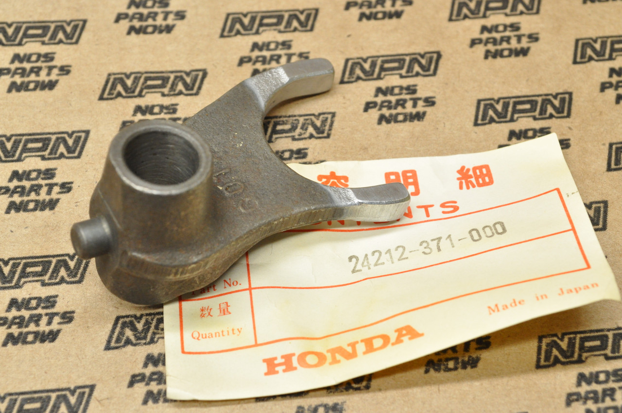 NOS Honda 1975-79 GL1000 1976 GL1000LTD Gold Wing Gear Shift Fork 24212-371-000