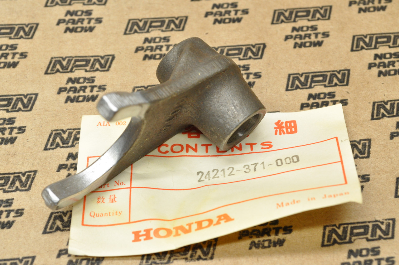 NOS Honda 1975-79 GL1000 1976 GL1000LTD Gold Wing Gear Shift Fork 24212-371-000