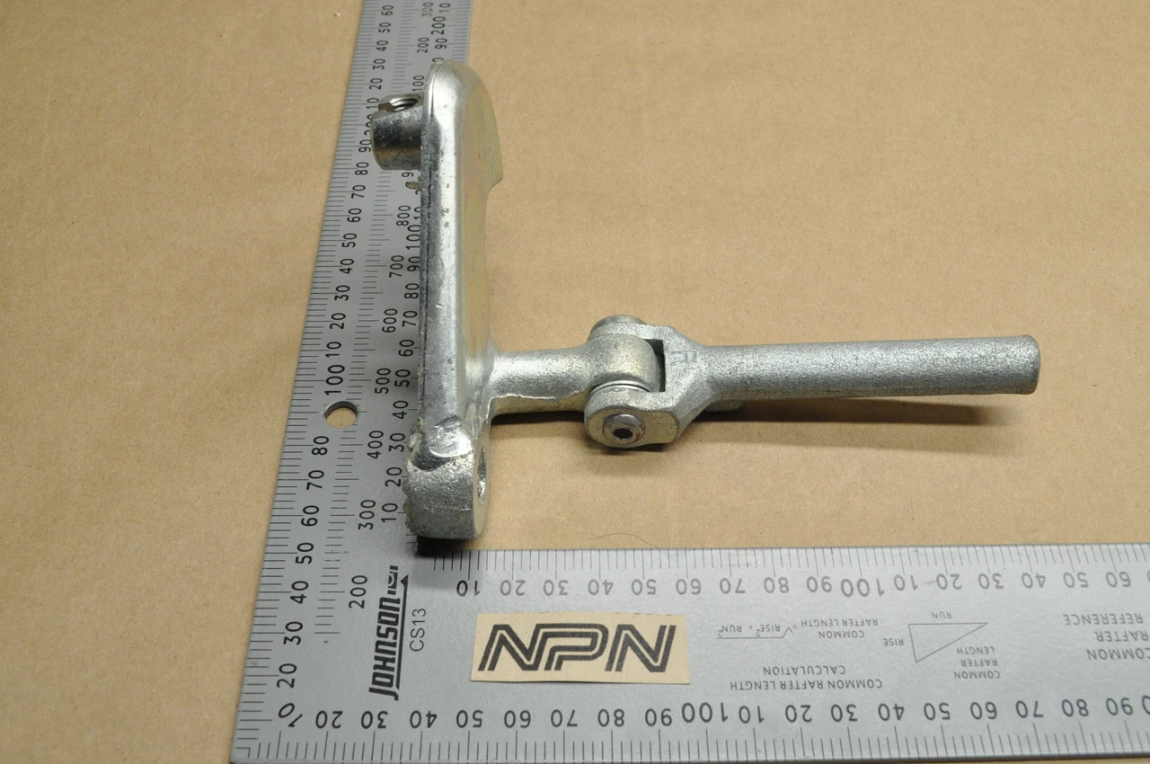 NOS Honda CB77 CB72 Right Foot Peg Step Rest Bracket 50630-268-810