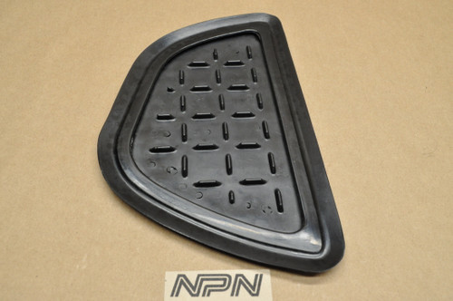 NOS Honda CL90 CL125 CL160 CL175 Right Tank Knee Grip Rubber 17661-223-000