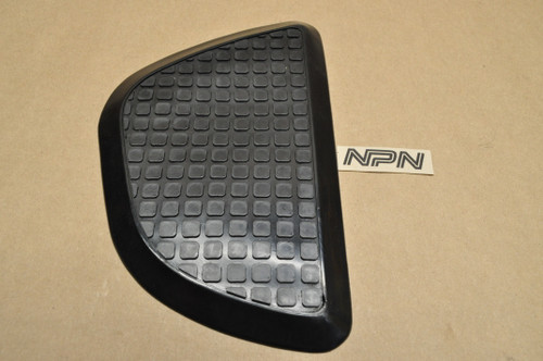 NOS Honda CL90 CL125 CL160 CL175 Right Tank Knee Grip Rubber 17661-223-000