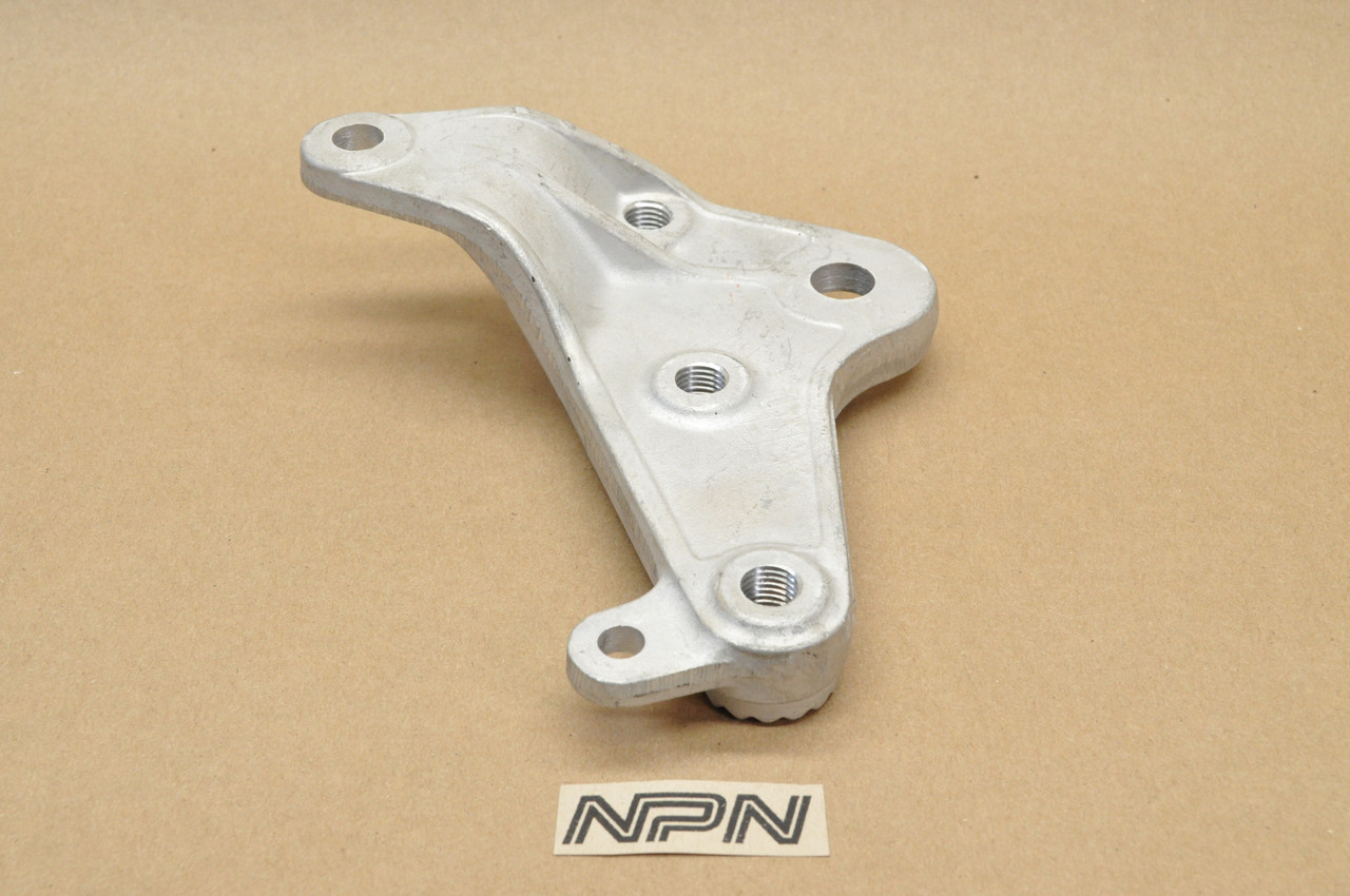 NOS Honda CB72 CB77 Right Foot Rest Peg Step Arm Bracket 50651-268-010