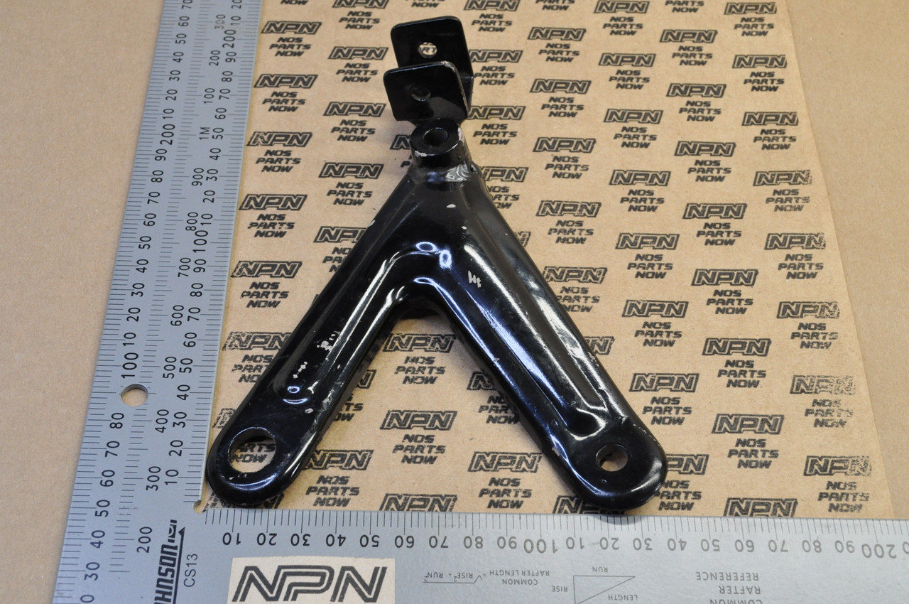 NOS Honda CL160 CB160 Left Foot Peg Step Rest Mount Bracket Arm 50721-216-000