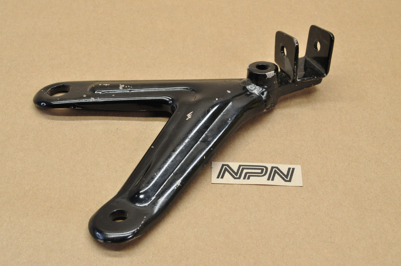 NOS Honda CL160 CB160 Left Foot Peg Step Rest Mount Bracket Arm 50721-216-000