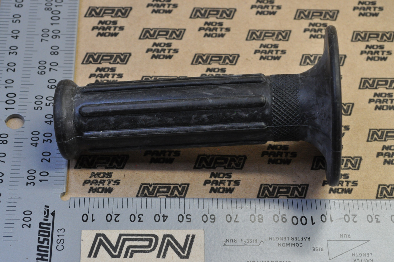 NOS Honda CR250 CT70 MR250 MT250 TL250 XL350 XL70 XR75 Right Grip 53165-116-670