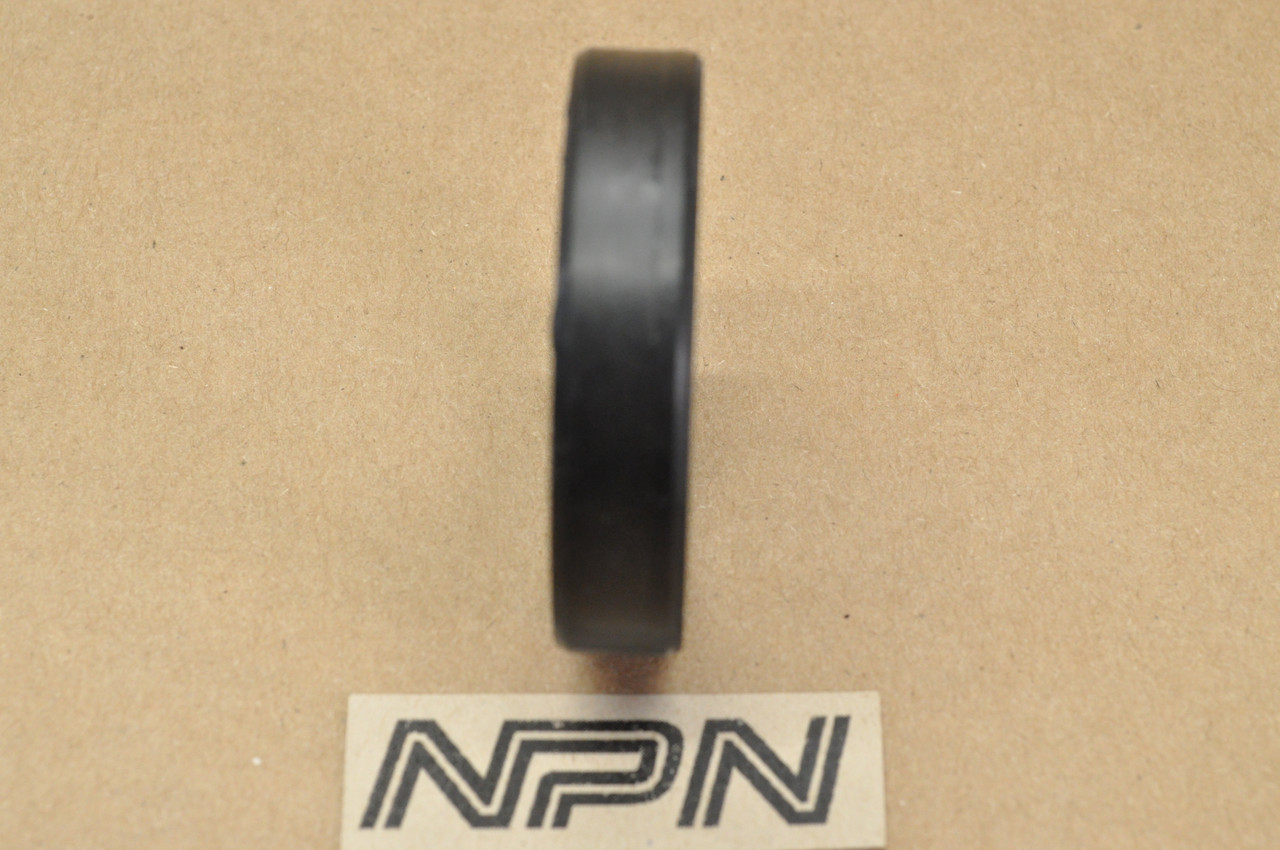 NOS Honda CB1100 CB900 CBX GL1100 VF750 VT700 XL600 Fork Seal 51490-MB9-782