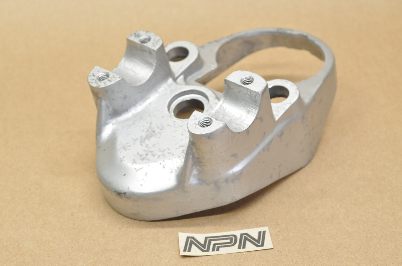 NOS Honda S65 Lower Handlebar Holder Bottom Clamp 53132-035-000
