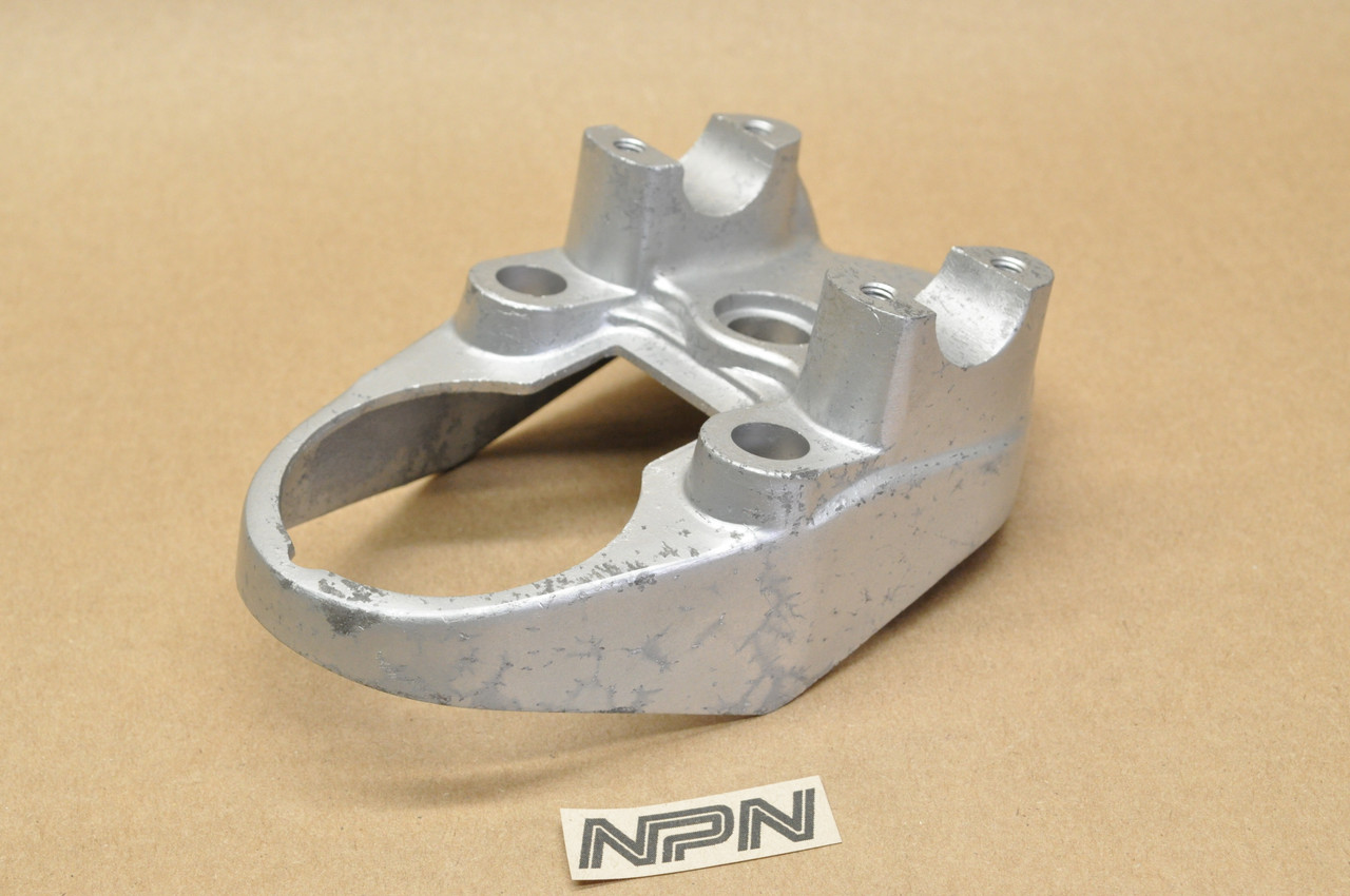 NOS Honda S65 Lower Handlebar Holder Bottom Clamp 53132-035-000