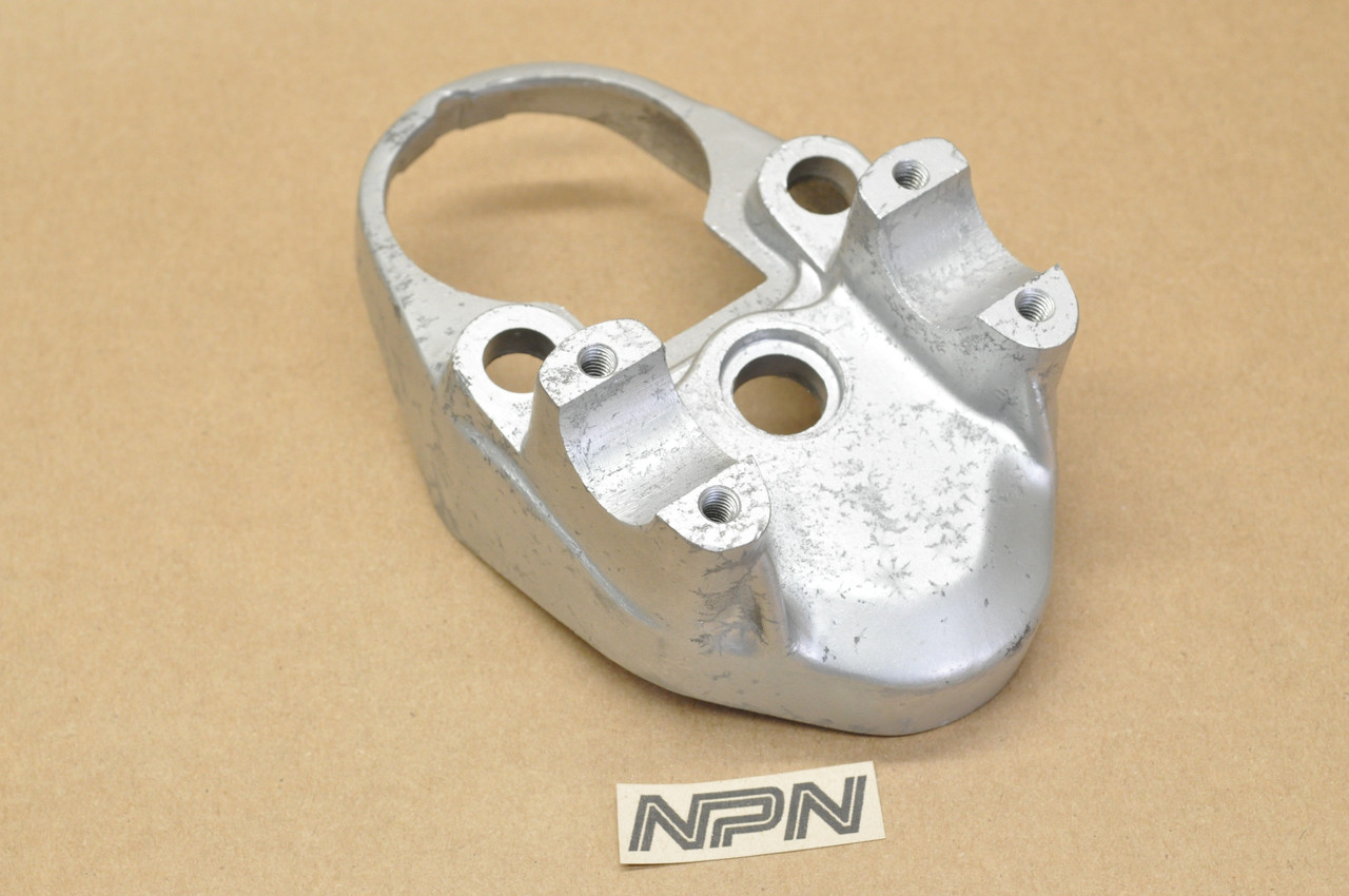 NOS Honda S65 Lower Handlebar Holder Bottom Clamp 53132-035-000