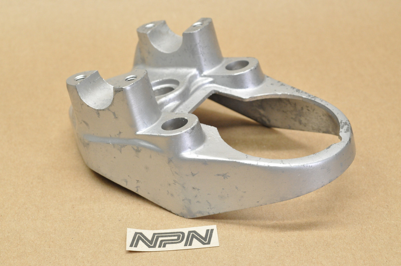 NOS Honda S65 Lower Handlebar Holder Bottom Clamp 53132-035-000