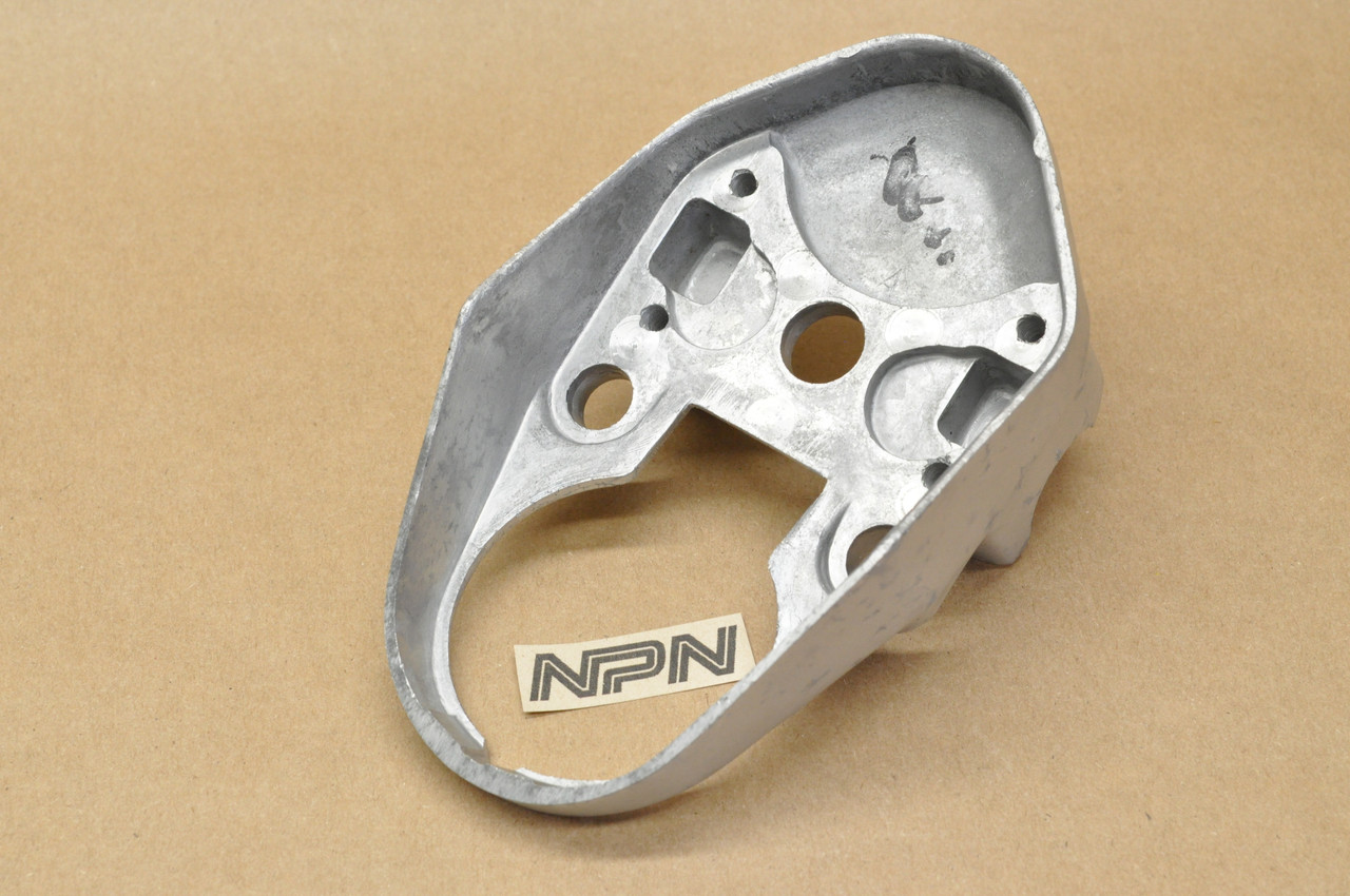 NOS Honda S65 Lower Handlebar Holder Bottom Clamp 53132-035-000